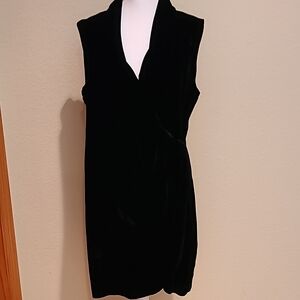 Saks Fifth Avenue Elegant Black Sleeveless Dress Size 10